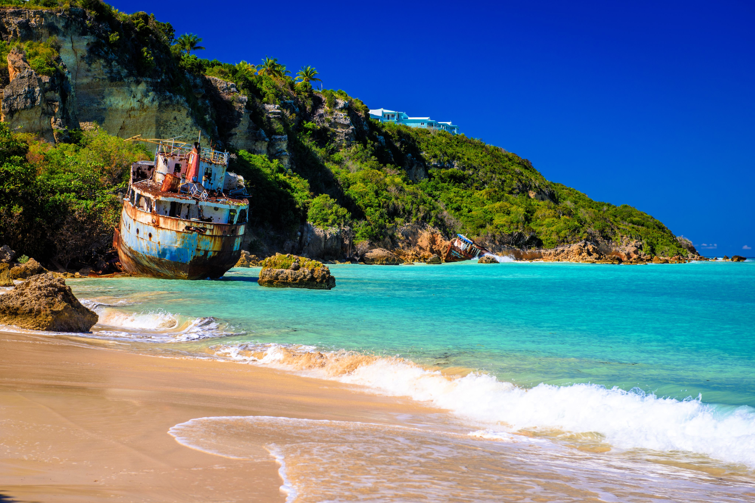 Sandy Ground Beach – A Fantastic, Lively Beach and Shipwreck Dive Spot 