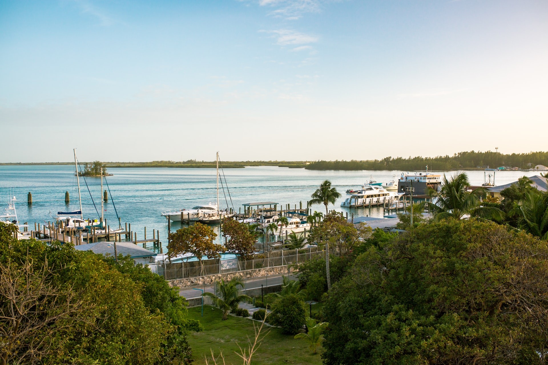 Alice Town – Miles-Long Beach and Tranquillity